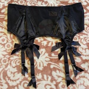 Bettie Page by Playful Promises Black Garter Belt